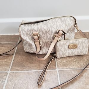Michael kors purse and matching wallet